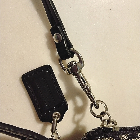 Coach Signature Turnlock And Zip Wrislet Black And Gray - Picture 7 of 16